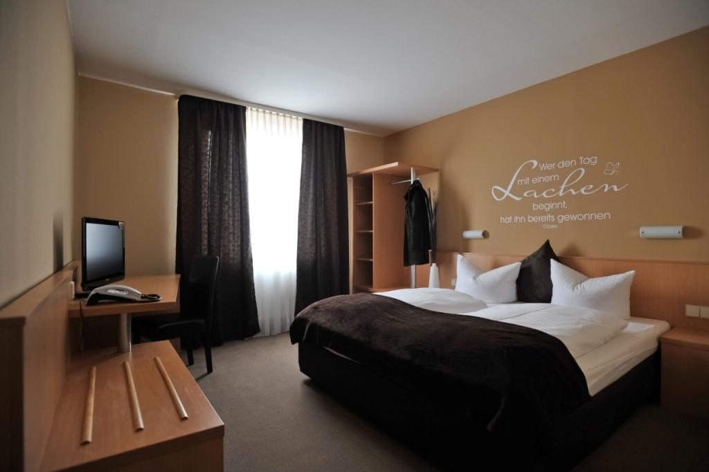 Sensconvent Hotel Michendorf Room photo